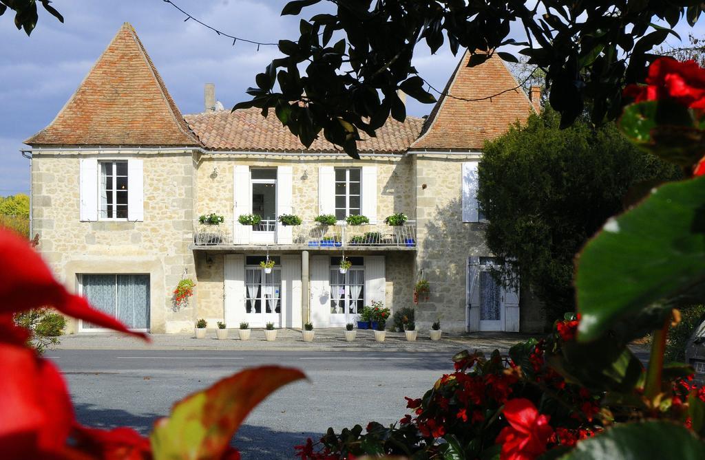 مبيت وإفطار Saint-Colomb-de-Lauzun Chez Madeleine المظهر الخارجي الصورة